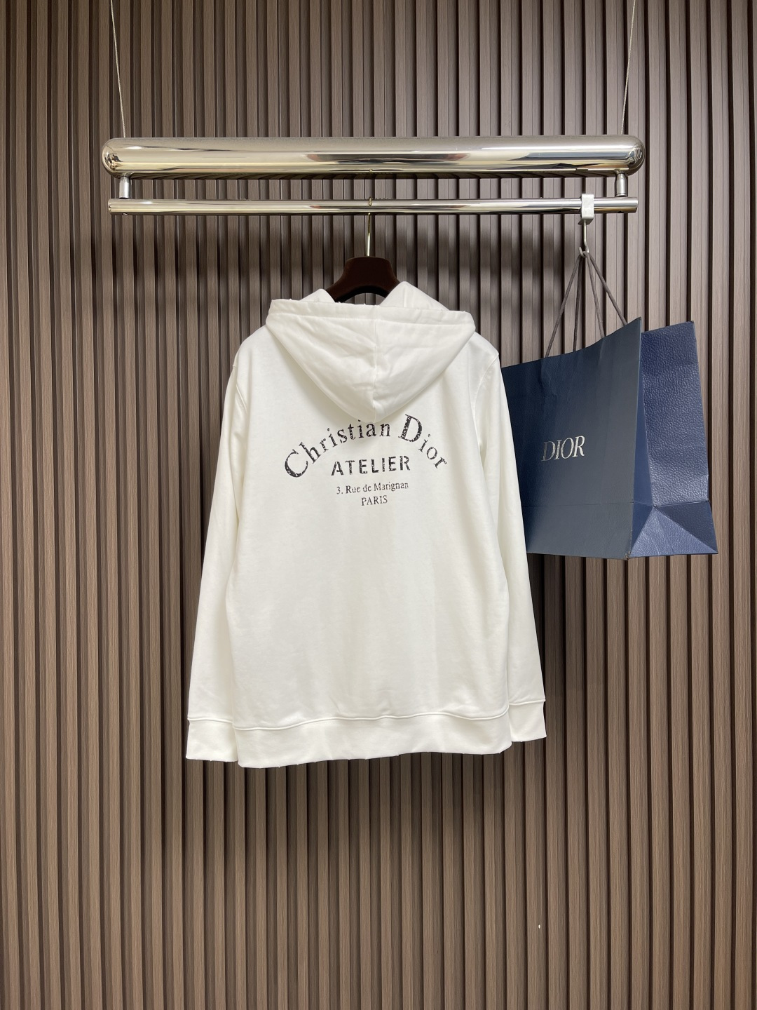 🛒🛒Dior 2025ss字母印花连帽卫衣，棉质起绒鱼鳞底面料、联名系列标志印花、连帽卫衣版型、正面袋鼠