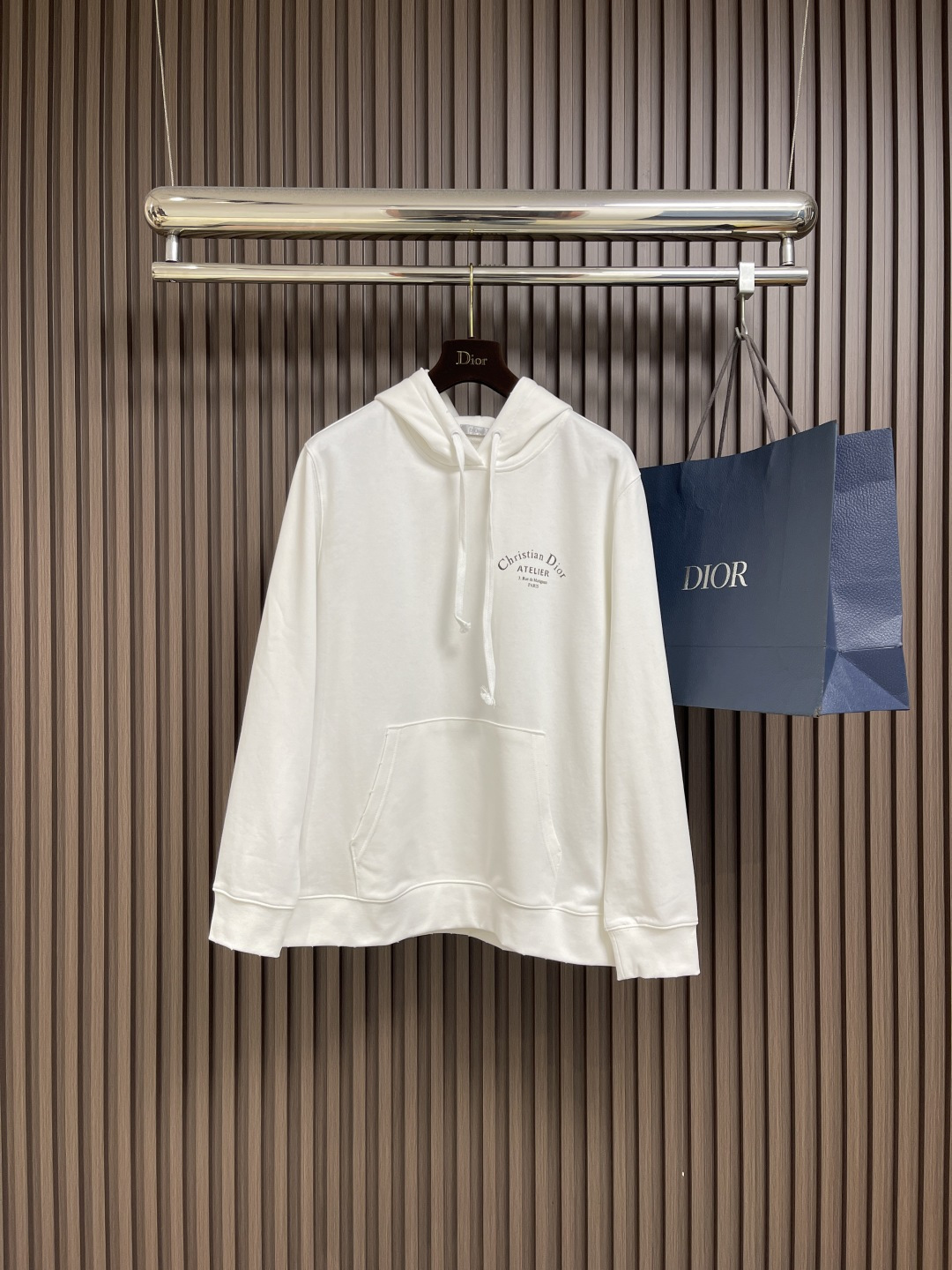🛒🛒Dior 2025ss字母印花连帽卫衣，棉质起绒鱼鳞底面料、联名系列标志印花、连帽卫衣版型、正面袋鼠