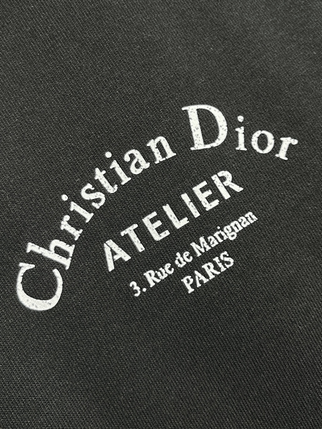 🛒🛒Dior 2025ss字母印花连帽卫衣，棉质起绒鱼鳞底面料、联名系列标志印花、连帽卫衣版型、正面袋鼠