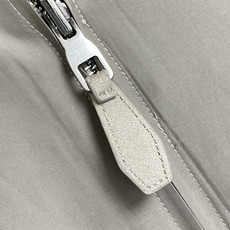 🛒🛒lP🆕 Loro Piana 双面穿无袖马甲外套,没有浮夸缀饰,唯有百年工艺沉淀的剪裁,贴合身体每一 🛒🛒lP🆕 Loro Piana 双面穿无袖马甲外套,没有浮夸缀饰,唯有百年工艺沉淀的剪裁,贴合身体每一