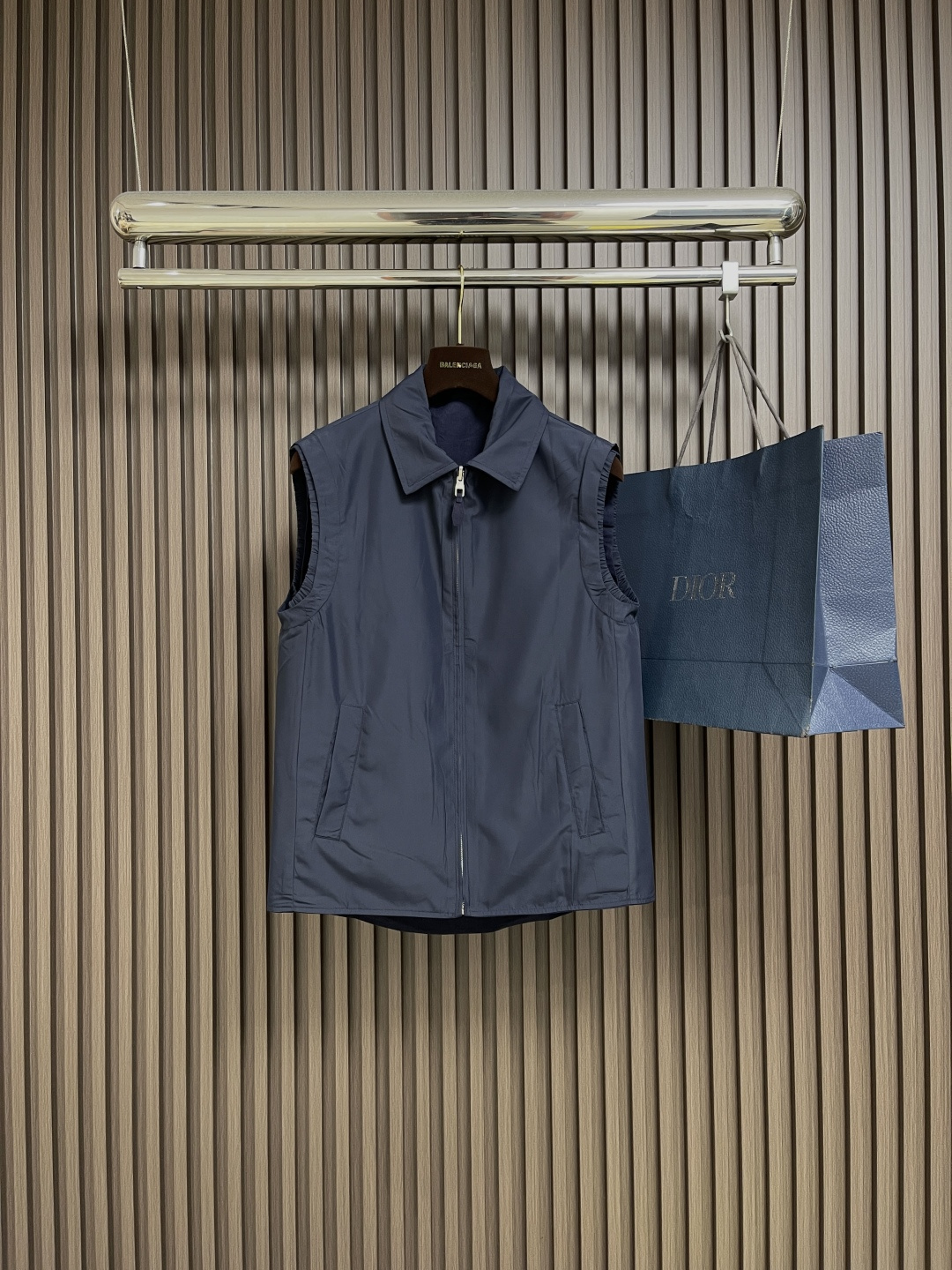 🛒🛒lP🆕 Loro Piana 双面穿无袖马甲外套，没有浮夸缀饰，唯有百年工艺沉淀的剪裁，贴合身体每一