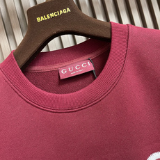 🛒🛒GUCCI 2025ss新款经典简约撞色胸前重工刺绣纯棉圆领卫衣,一贯风格,经典红白撞色,万针刺绣, 🛒🛒GUCCI 2025ss新款经典简约撞色胸前重工刺绣纯棉圆领卫衣,一贯风格,经典红白撞色,万针刺绣,