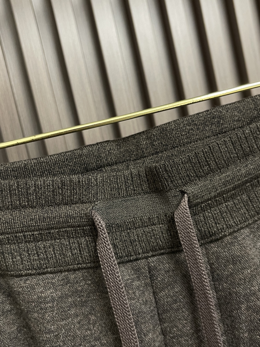 🛒🛒lP🆕 LoroPiana 秋冬新款男士直筒运动裤，混纺面料、三标齐、松紧腰抽绳、合体的裁剪、车线工