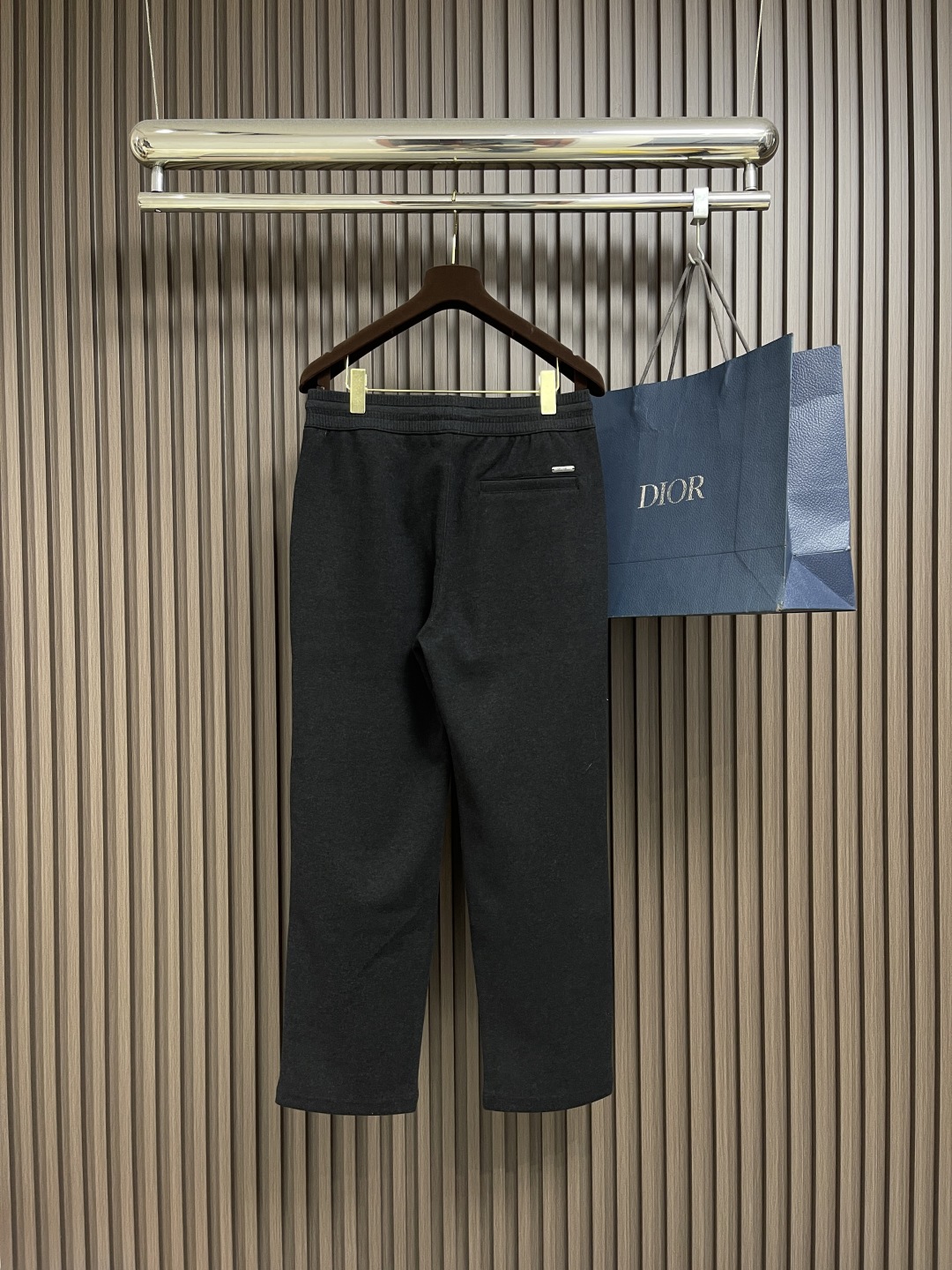 🛒🛒lP🆕 LoroPiana 秋冬新款男士直筒运动裤，混纺面料、三标齐、松紧腰抽绳、合体的裁剪、车线工