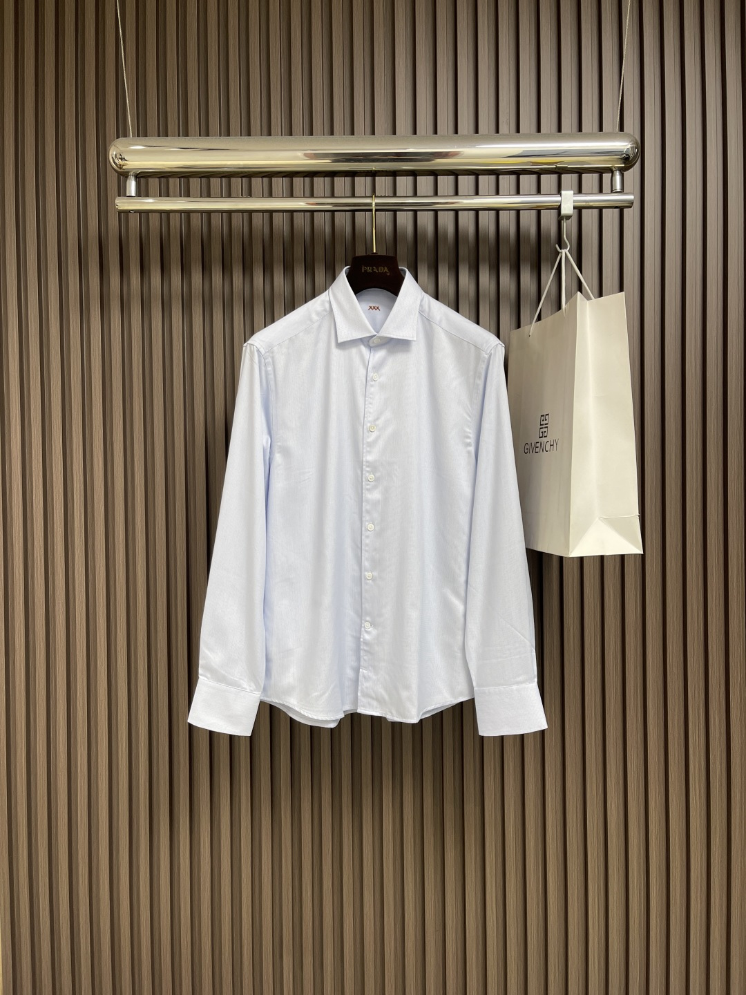 NO:523651,Zegna 2025ss men's long-sleeved shirt, business casual slim long-sleeved shirt!  Proper business and leisure!  Urban business style!  The style and tailoring of the shirt is even more delicate and plastic, and does not require too much primary color decoration. For men, it is their own charm!  Built with imported organic cotton, the style is more crisp and natural, with extremely comfortable touch and excellent fit!  Size S-XXL S S S shoulder width 45cm bust 102cm long 73cm M shoulder width 46cm bust 106cm long 74cm L S S shoulder width 47cm bust 110cm long 75cm XL S S S S S S S S S S S S S S S S S S S S S S S S S S S S S S S S S S S S S S S S S S S S S S S S S S S S S S S S S S S S S S S S S S S S S S S S S S S S S S S S S S S S S S S S S S S S S S S S S S S S S S S S S S S S S S S S S S S S S S S S S S S S S S S S S S S S S S S S S S S S S S S S S S S S S S S S S S S S S S S S S S S S S S S S S S S S S S S S S S S S S S S S S S S S S S S S S S S S S S S S S S S S S S S S S S19860909Zegna 2025ss男士长袖衬衫,商务休闲修身款长袖衬衣！宜商务 宜休闲！都市商务气质款！衬衫的版型剪裁更是精剪塑性,不需要过多的原色装饰,对于男士来说极简便是自身魅力！客供进口有机棉打造,更显版型的挺括自然,触感极为舒适,贴身性能绝佳！尺码S-XXL S码肩宽45cm 胸围102cm 衣长73cm M码肩宽46cm 胸围106cm 衣长74cm L码肩宽47cm 胸围110cm 衣长75cm XL码肩宽48cm胸围114cm 衣长76cm XXL码肩宽49cm 胸围118cm 衣长77cm,,shirts,alexander wang,Men's clothing