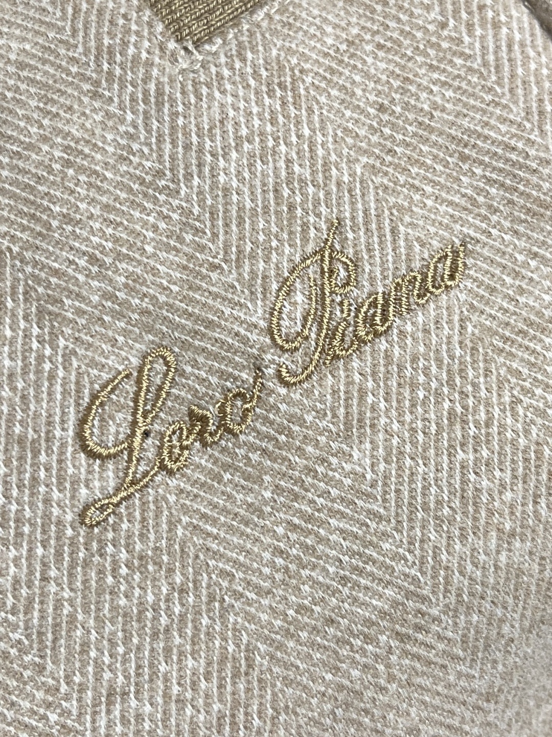 🛒🛒lP🆕 LoroPiana 2025SS 字母刺绣直筒运动裤,混纺面料、三标齐、松紧腰抽绳、合体的裁