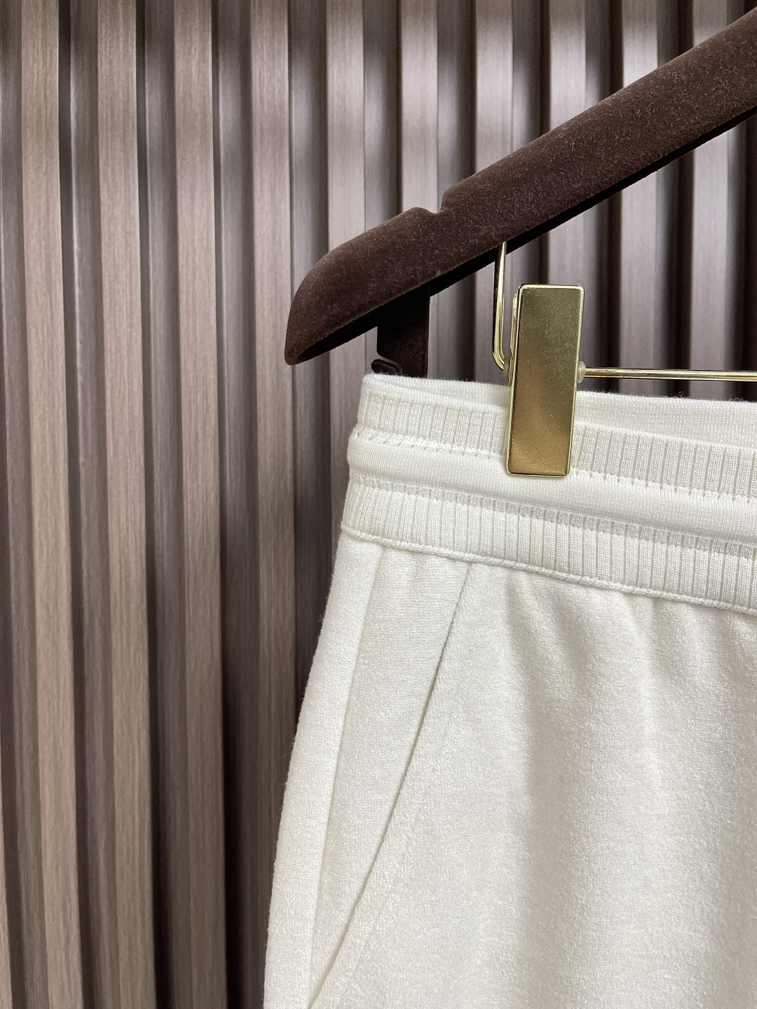 🛒🛒lP🆕 LoroPiana 秋冬新款男士直筒运动裤，混纺面料、三标齐、松紧腰抽绳、合体的裁剪、车线工