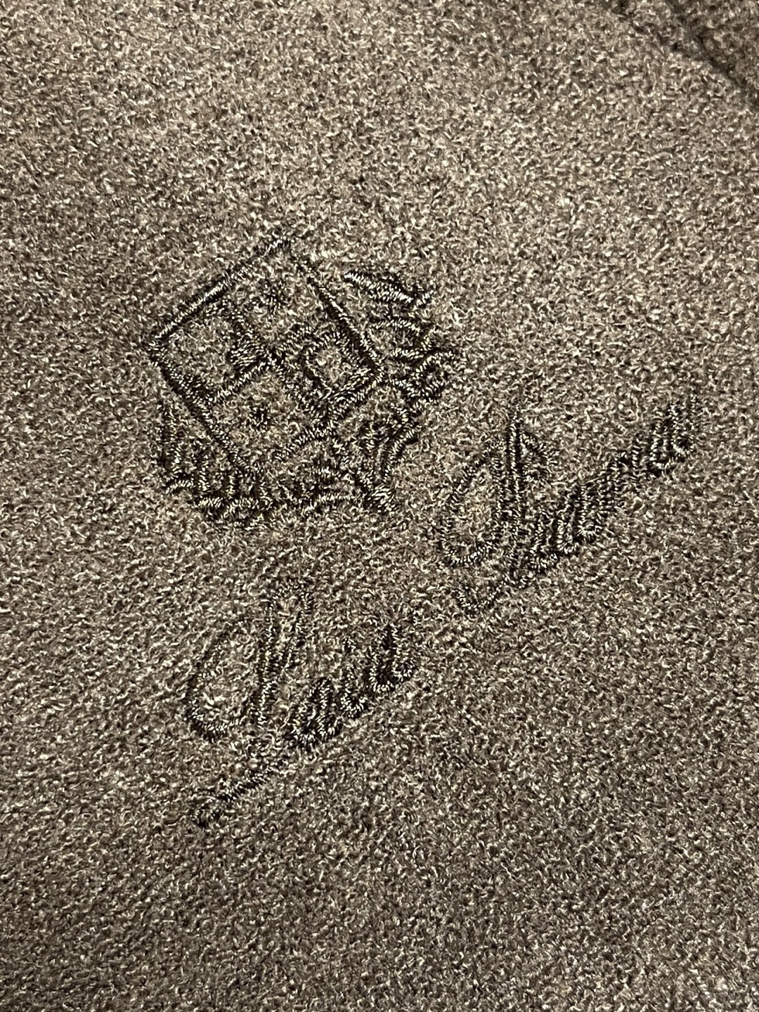 🛒🛒lP🆕 LoroPiana 秋冬新款男士直筒运动裤，混纺面料、三标齐、松紧腰抽绳、合体的裁剪、车线工