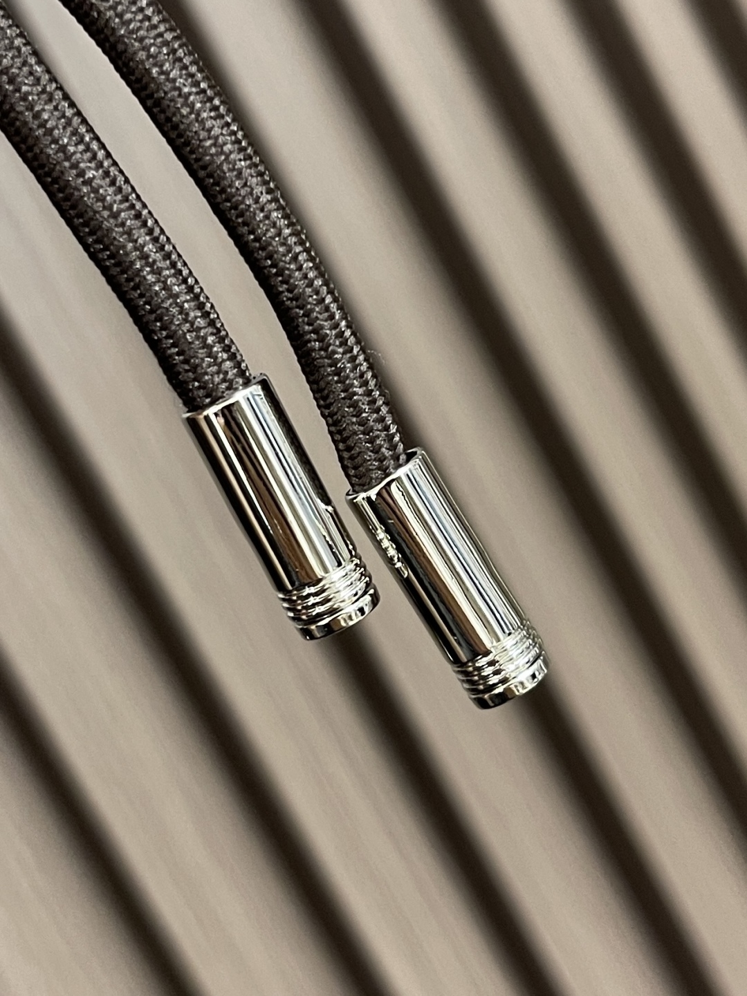 🛒🛒ZEGNA 直筒休闲长裤，采用混纺面料，细看纹理细腻得不像话，垂坠感恰到好处，走路带风又不贴腿，藏肉