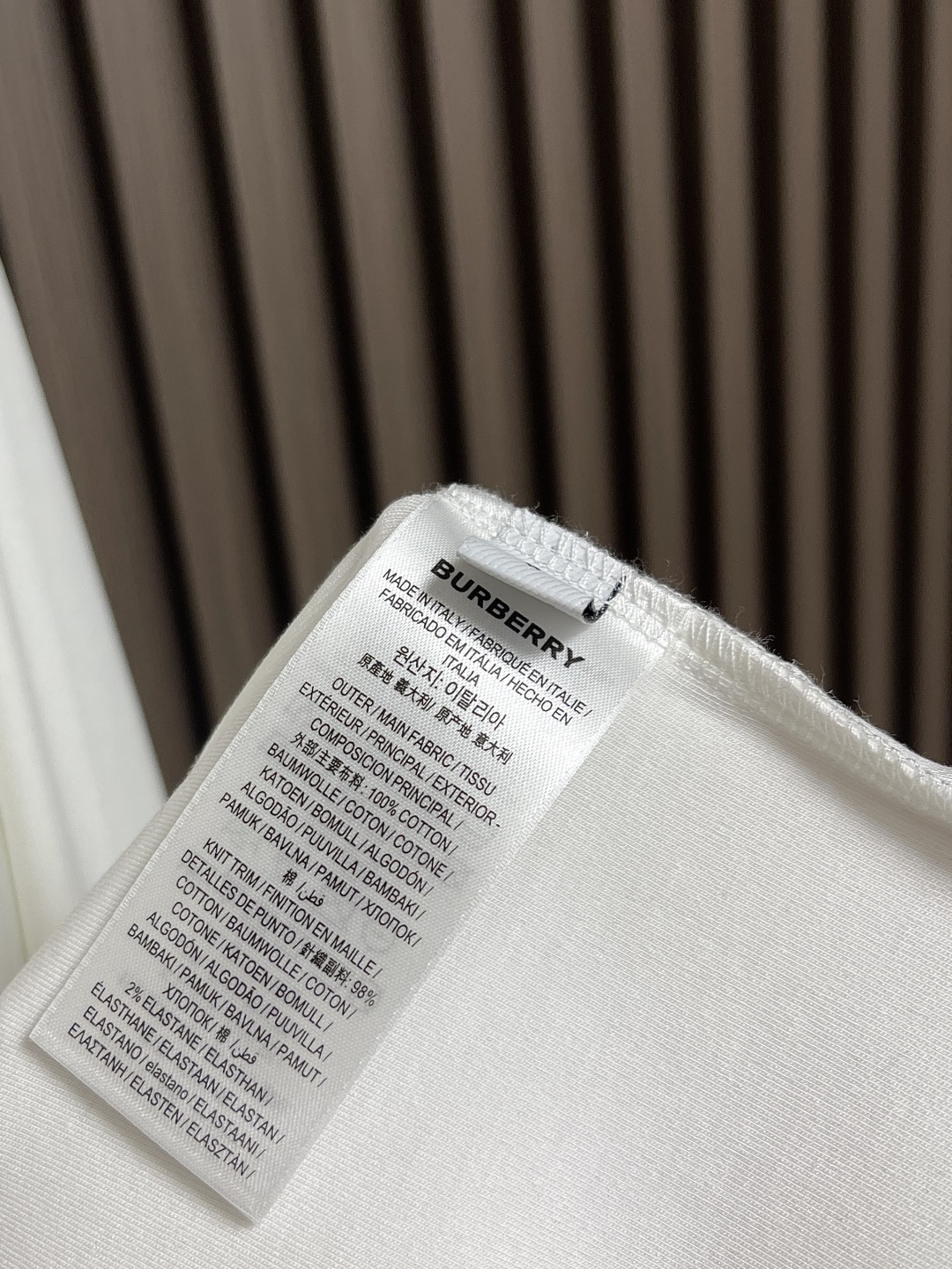 🛒🛒Burberry 2025s早秋新款长袖T恤，基础款推荐！百搭战神！胸前B家经典格纹图形立体绣花设计