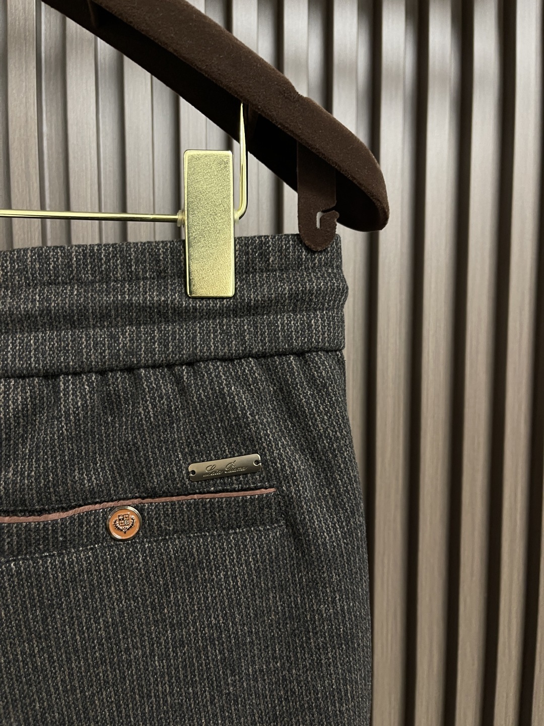 🛒🛒lP🆕 LoroPiana 秋冬新款男士直筒运动裤,混纺面料、三标齐、松紧腰抽绳、合体的裁剪、车线工