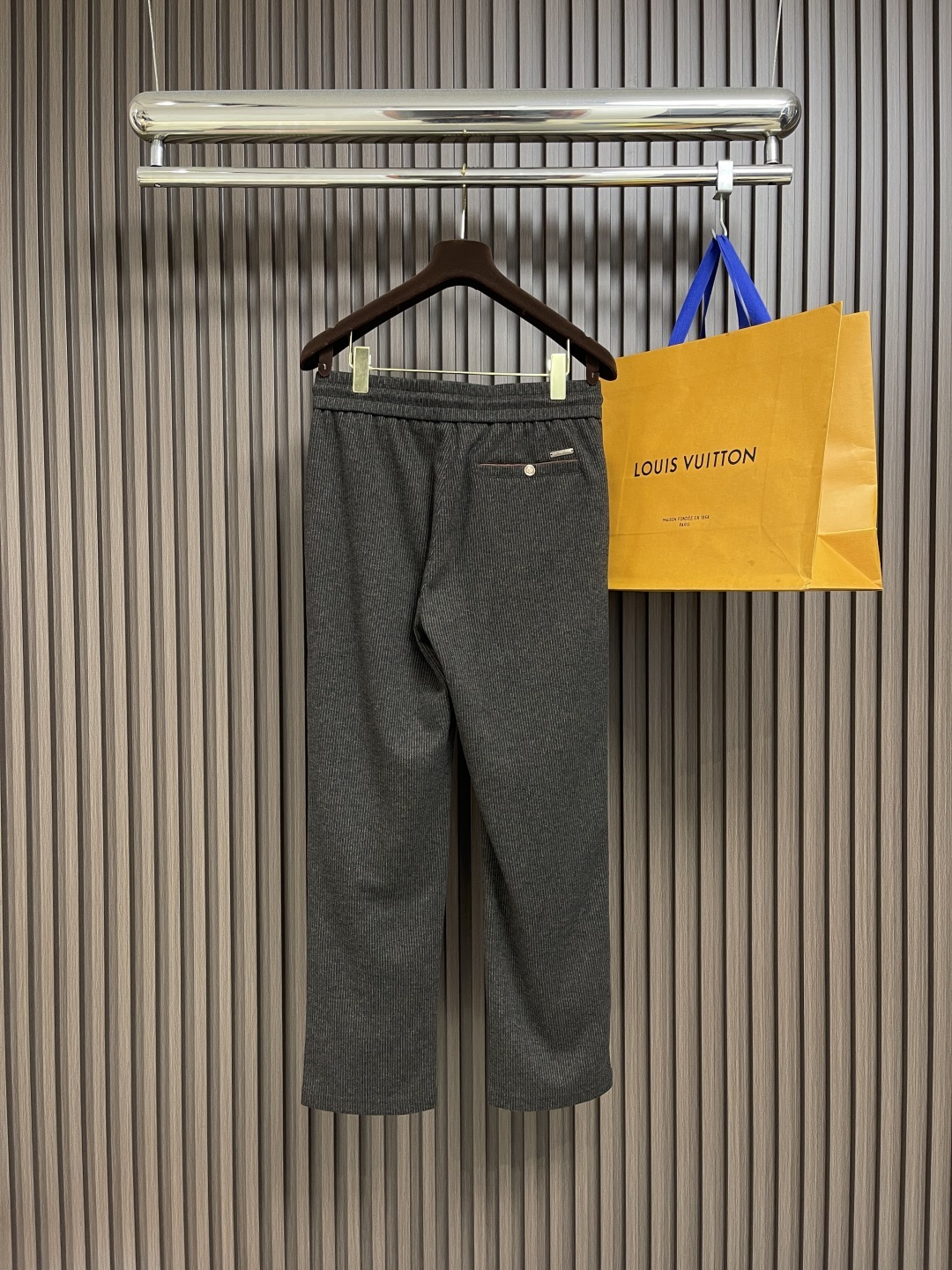 🛒🛒lP🆕 LoroPiana 秋冬新款男士直筒运动裤,混纺面料、三标齐、松紧腰抽绳、合体的裁剪、车线工