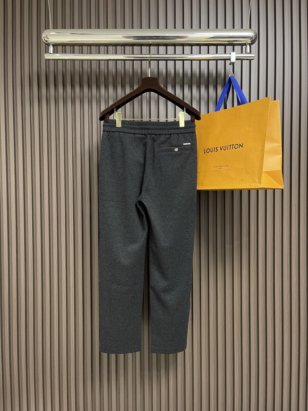 🛒🛒lP🆕 LoroPiana 秋冬新款男士直筒运动裤,混纺面料、三标齐、松紧腰抽绳、合体的裁剪、车线工