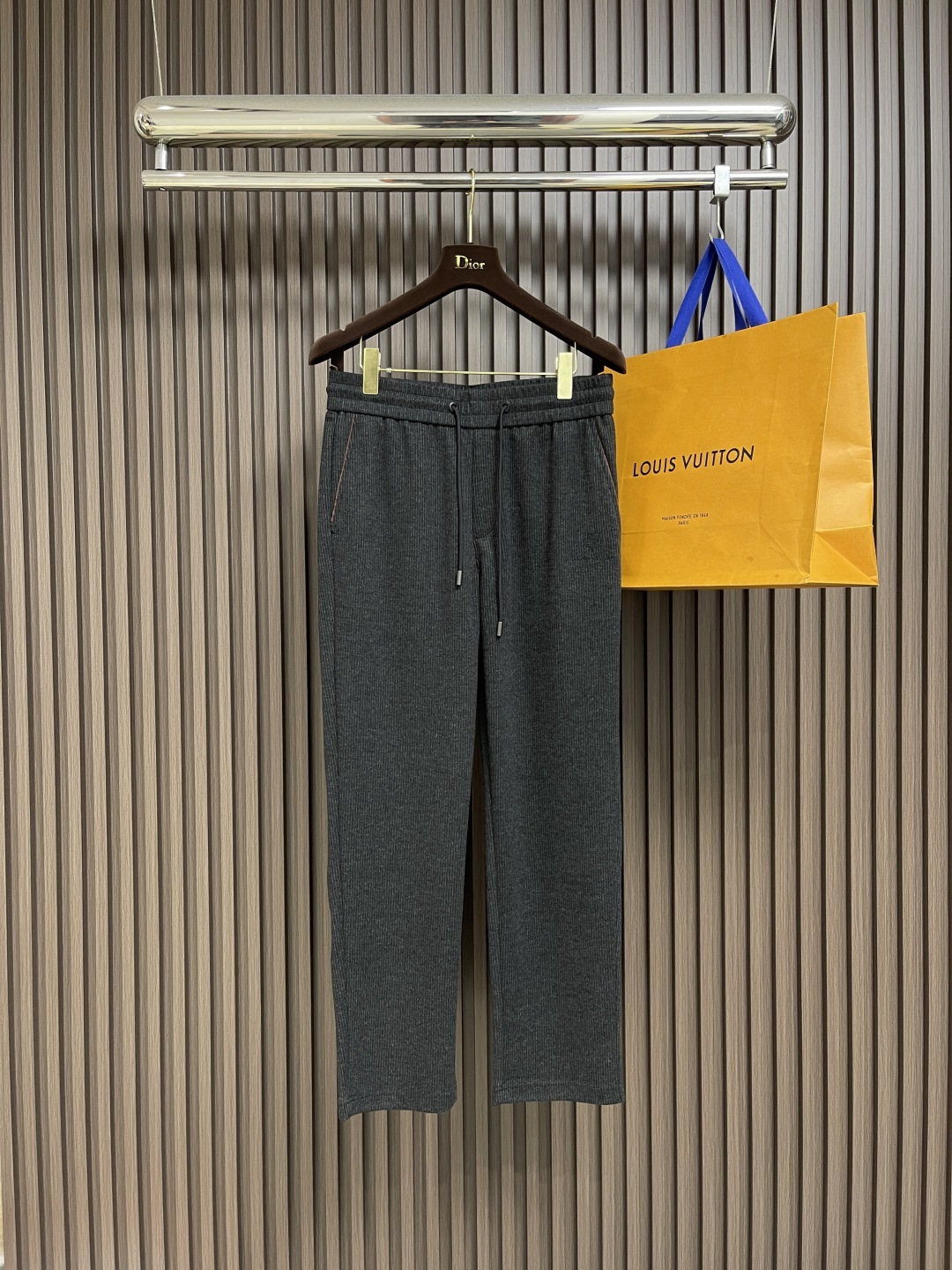 🛒🛒lP🆕 LoroPiana 秋冬新款男士直筒运动裤,混纺面料、三标齐、松紧腰抽绳、合体的裁剪、车线工