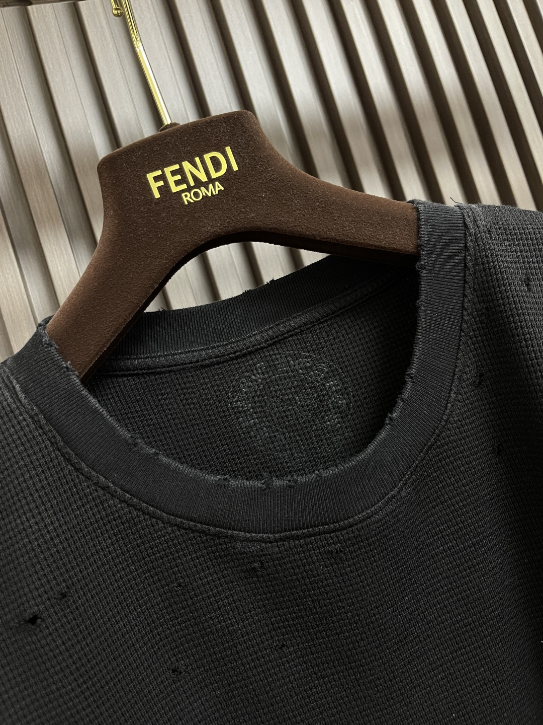 🛒🛒CH克罗心 华夫格破洞长袖T恤，面料采用280克全棉华夫格双层材质，印花采用成衣高温烫画。整体走线平