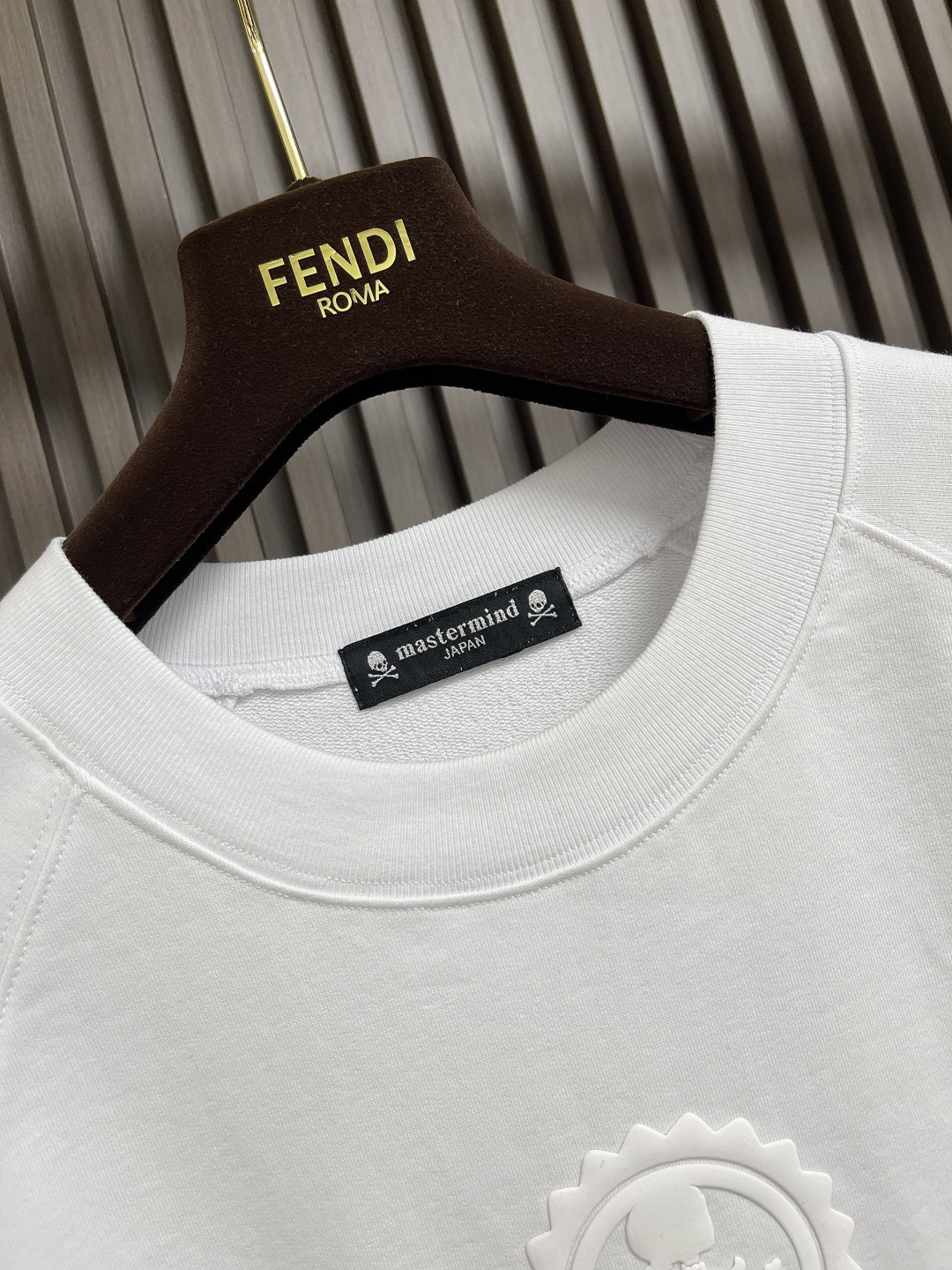 🛒🛒mmj 前后立体胶印logo圆领长袖T恤。非常有质感。立体胶印＋特殊包边裁剪！!2025早秋新款。m