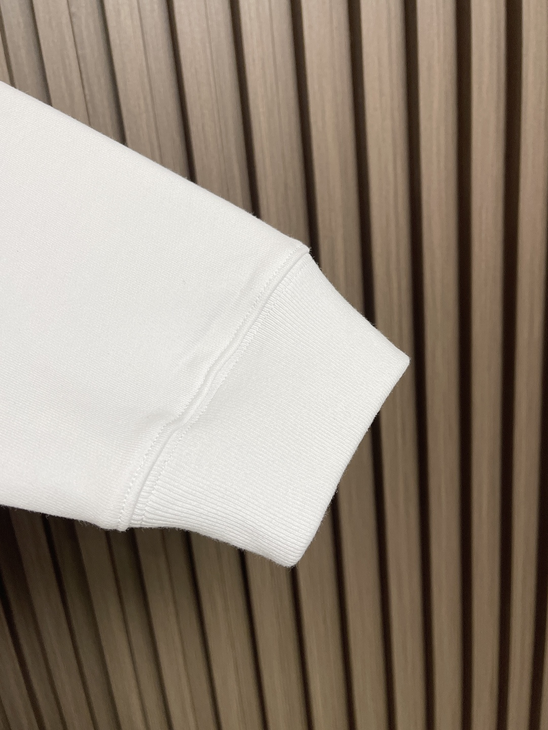 🛒🛒mmj 前后立体胶印logo圆领长袖T恤。非常有质感。立体胶印＋特殊包边裁剪！!2025早秋新款。m