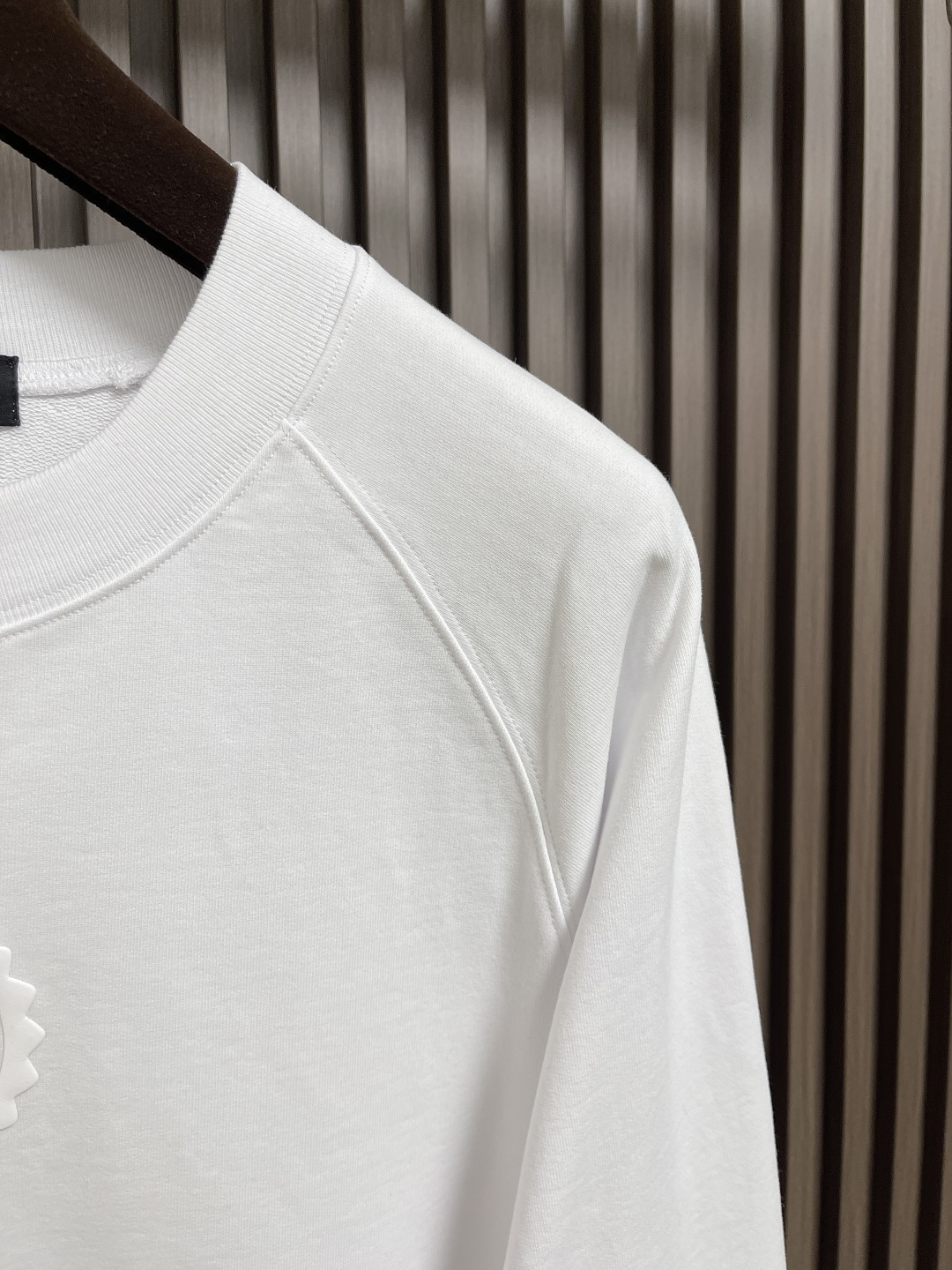 🛒🛒mmj 前后立体胶印logo圆领长袖T恤。非常有质感。立体胶印＋特殊包边裁剪！!2025早秋新款。m