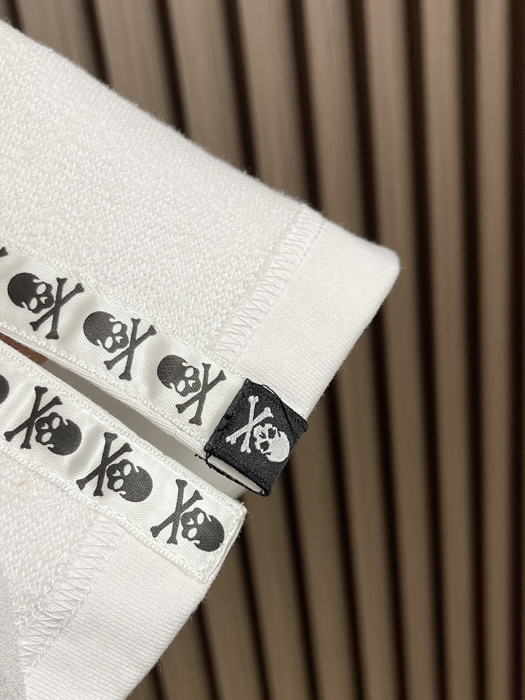 🛒🛒mmj 前后立体胶印logo圆领长袖T恤。非常有质感。立体胶印＋特殊包边裁剪！!2025早秋新款。m