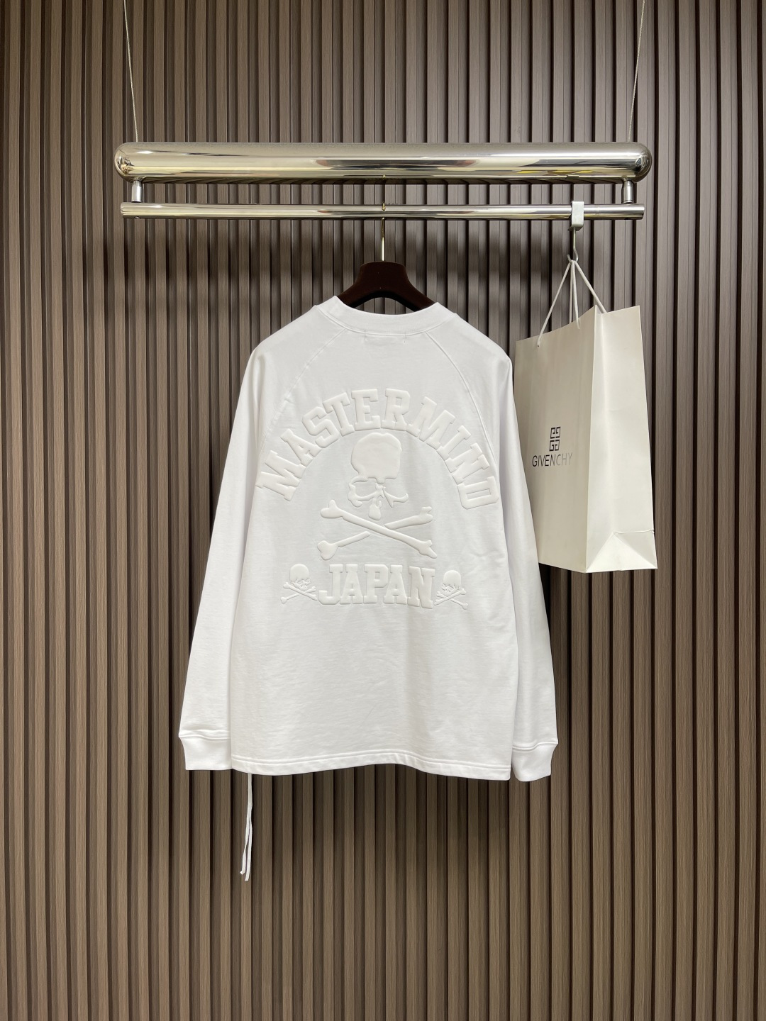 🛒🛒mmj 前后立体胶印logo圆领长袖T恤。非常有质感。立体胶印＋特殊包边裁剪！!2025早秋新款。m