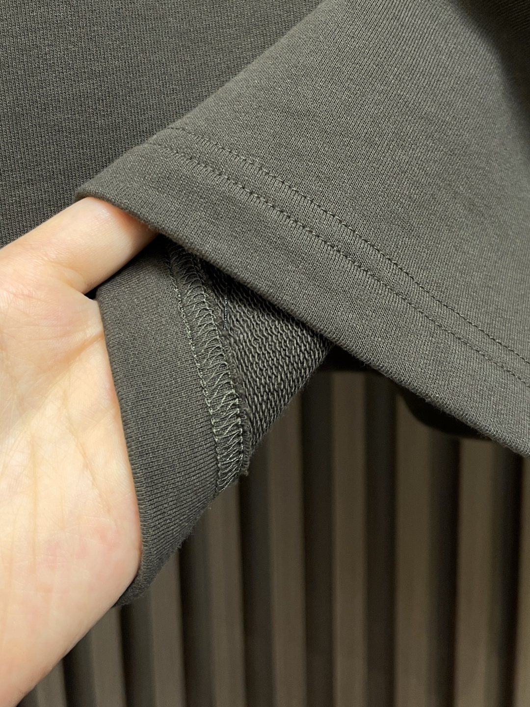 🛒🛒mmj 前后立体胶印logo圆领长袖T恤。非常有质感。立体胶印＋特殊包边裁剪！!2025早秋新款。m