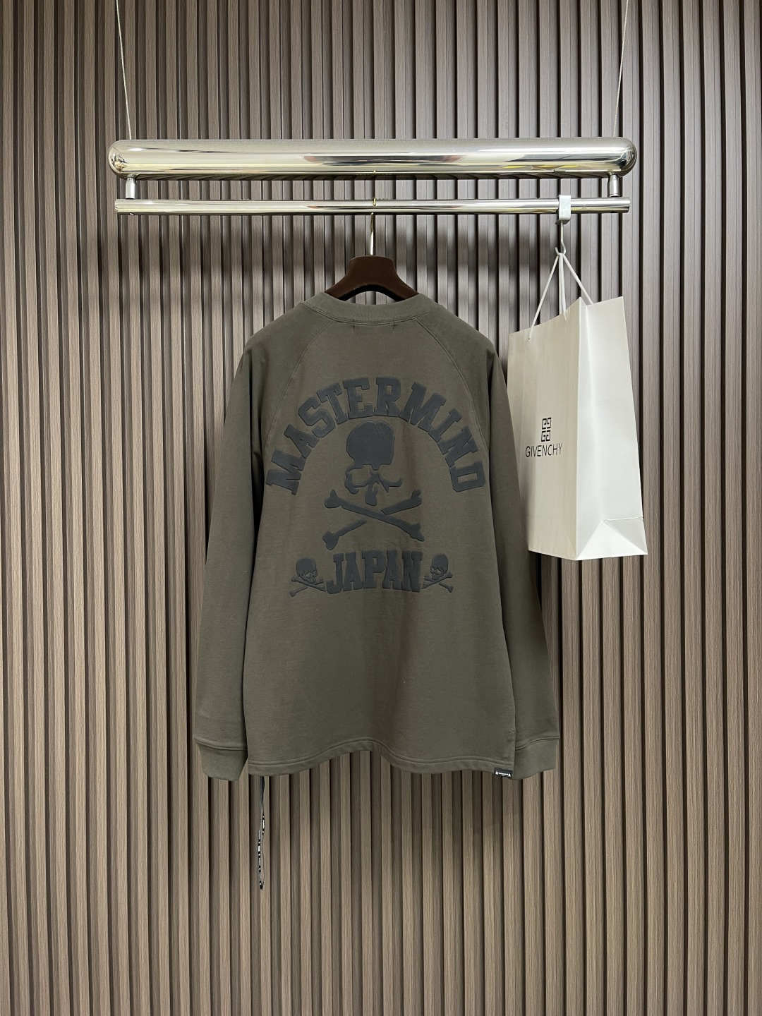 🛒🛒mmj 前后立体胶印logo圆领长袖T恤。非常有质感。立体胶印＋特殊包边裁剪！!2025早秋新款。m