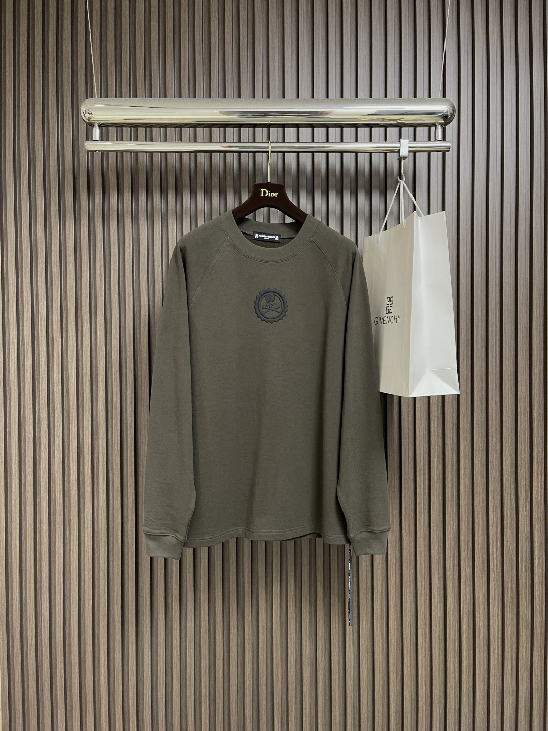 🛒🛒mmj 前后立体胶印logo圆领长袖T恤。非常有质感。立体胶印＋特殊包边裁剪！!2025早秋新款。m