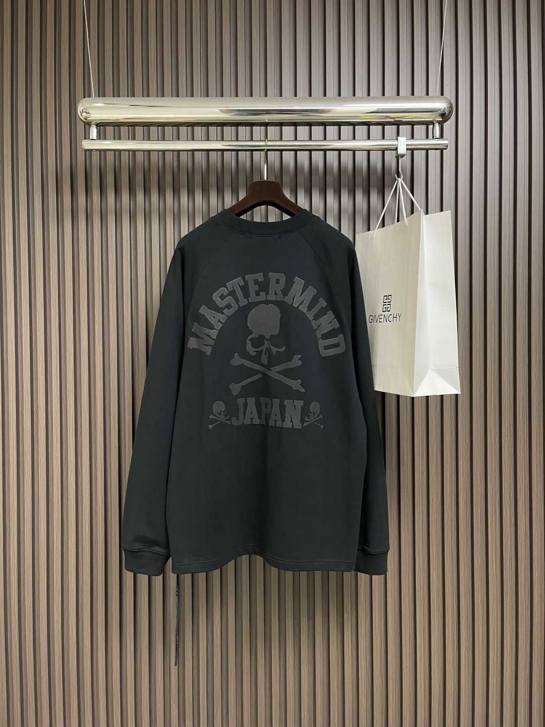 🛒🛒mmj 前后立体胶印logo圆领长袖T恤。非常有质感。立体胶印＋特殊包边裁剪！!2025早秋新款。m