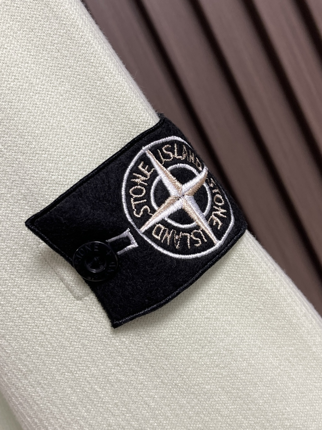 🛒🛒Stone Island 石头岛，罗盘经典小 logo 长袖 T恤，洗水消毛效果，采用进口260支欧