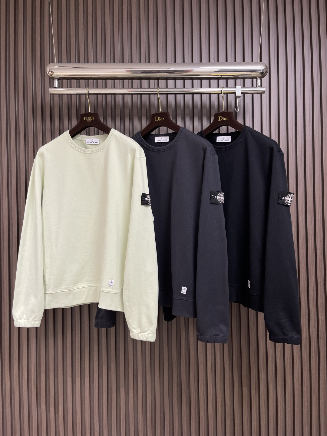 🛒🛒Stone Island 石头岛，罗盘经典小 logo 长袖 T恤，洗水消毛效果，采用进口260支欧