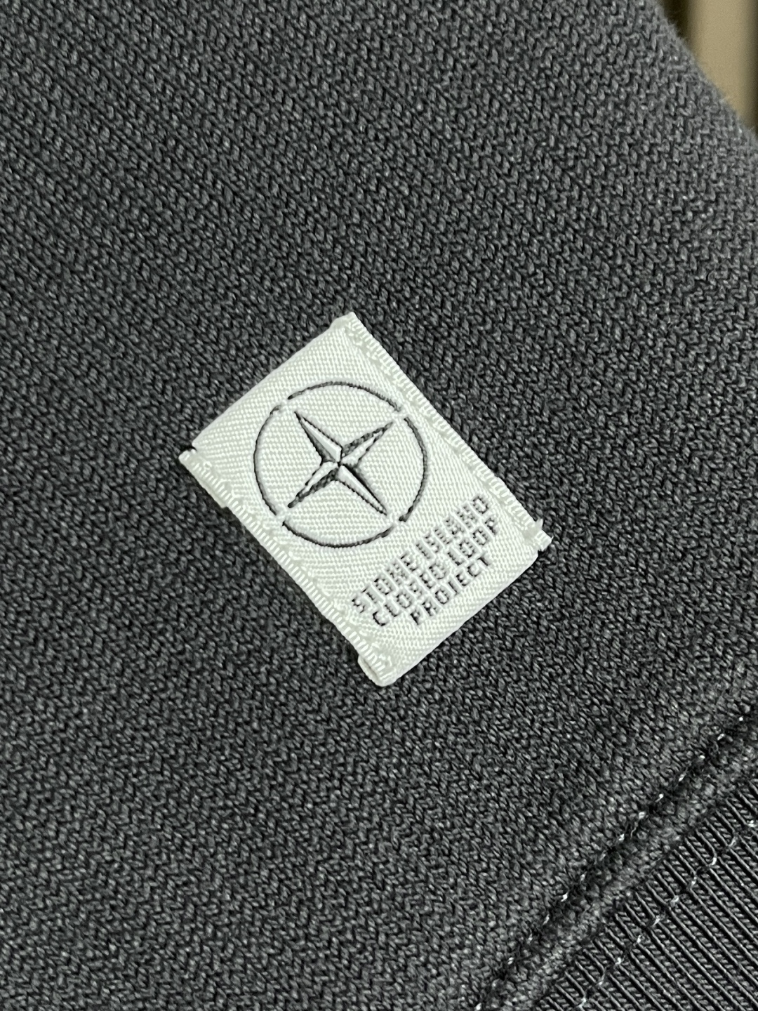 🛒🛒Stone Island 石头岛，罗盘经典小 logo 长袖 T恤，洗水消毛效果，采用进口260支欧