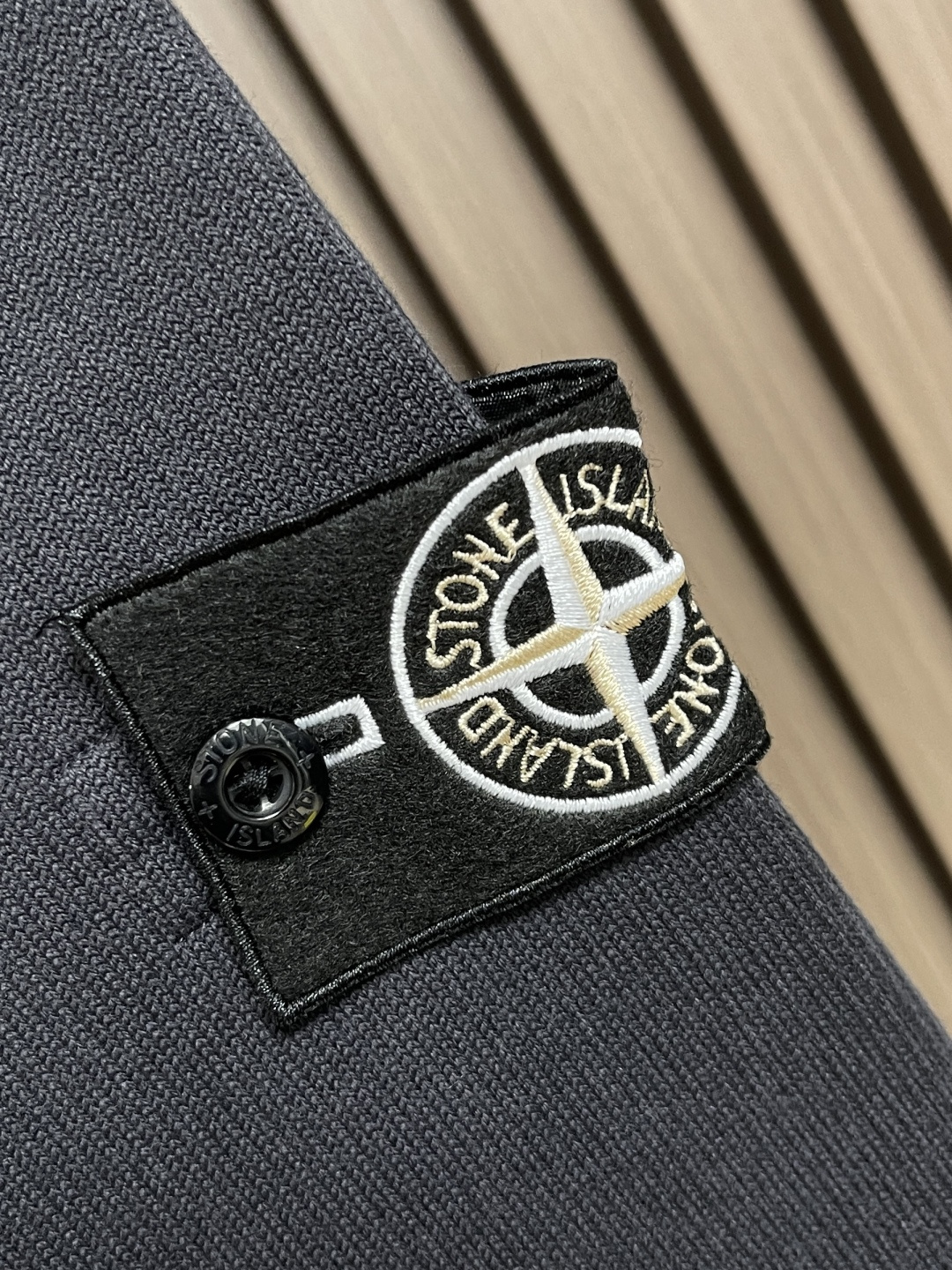 🛒🛒Stone Island 石头岛，罗盘经典小 logo 长袖 T恤，洗水消毛效果，采用进口260支欧