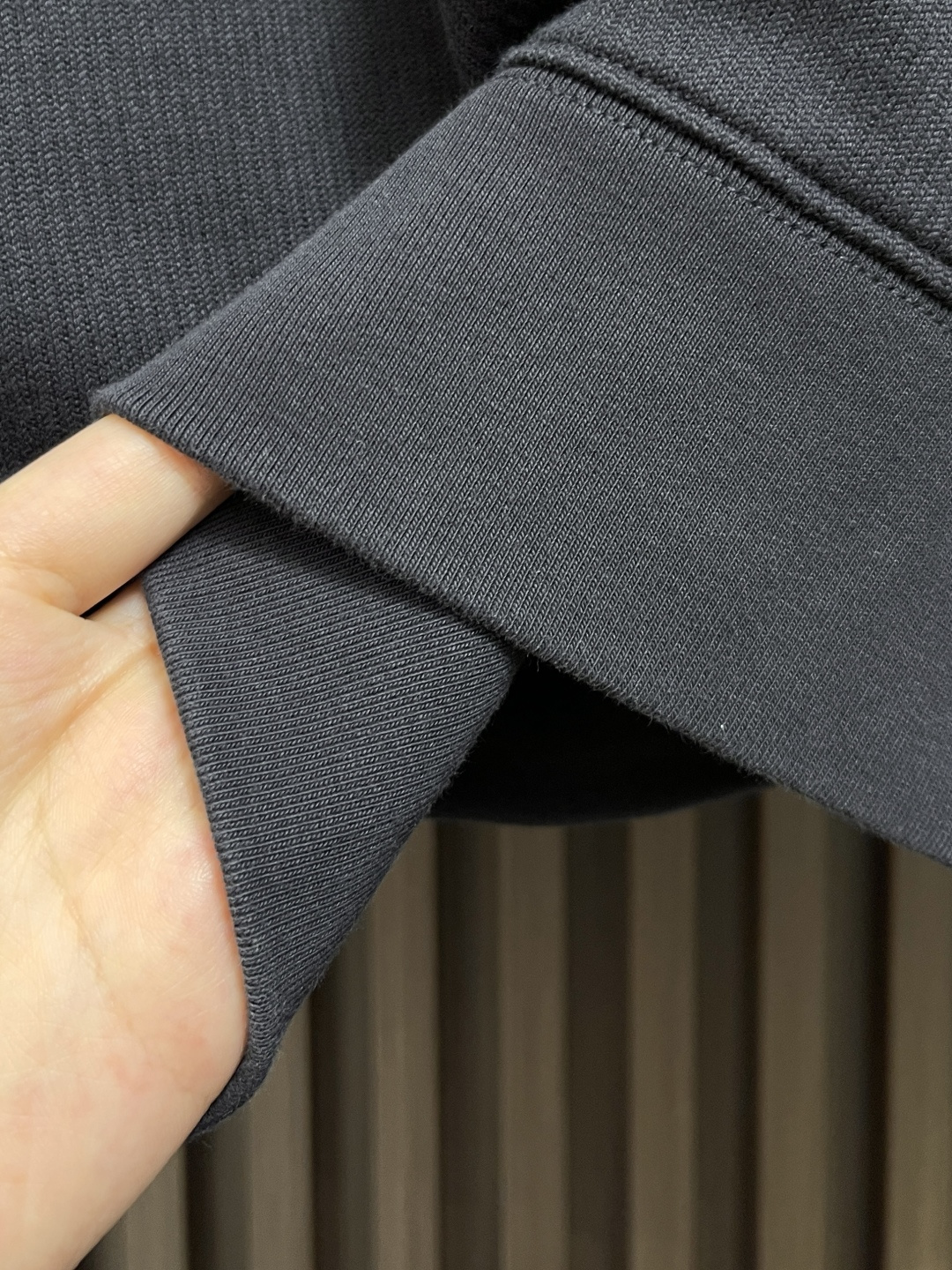 🛒🛒Stone Island 石头岛，罗盘经典小 logo 长袖 T恤，洗水消毛效果，采用进口260支欧