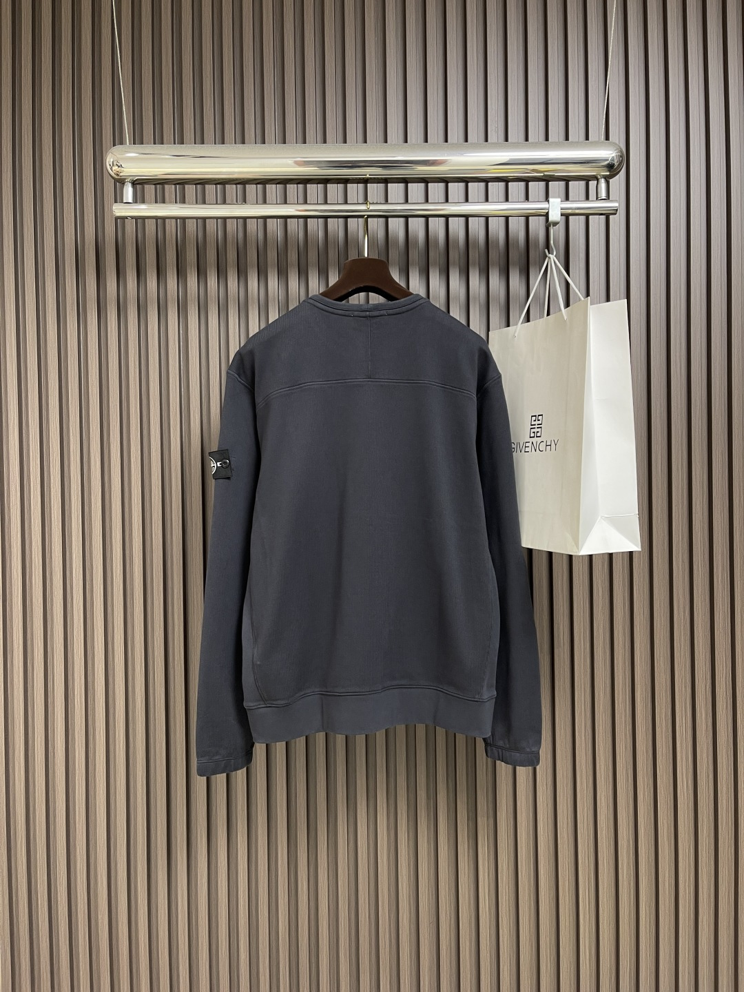 🛒🛒Stone Island 石头岛，罗盘经典小 logo 长袖 T恤，洗水消毛效果，采用进口260支欧