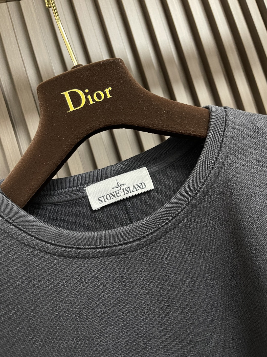 🛒🛒Stone Island 石头岛，罗盘经典小 logo 长袖 T恤，洗水消毛效果，采用进口260支欧