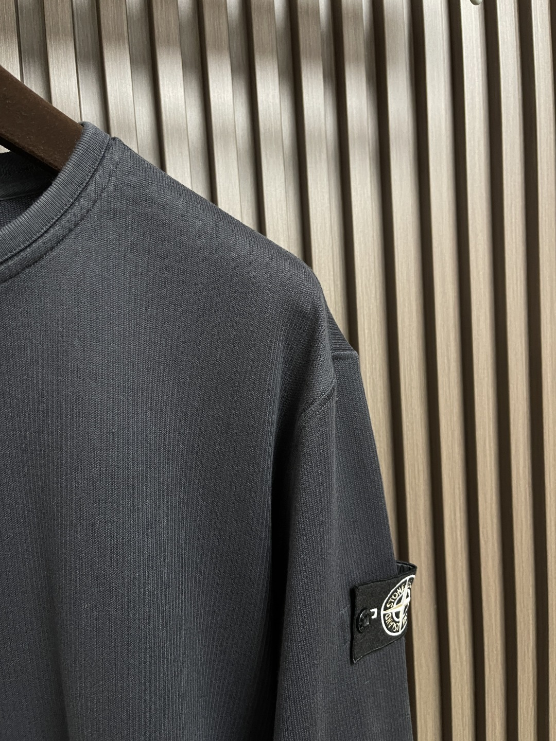 🛒🛒Stone Island 石头岛，罗盘经典小 logo 长袖 T恤，洗水消毛效果，采用进口260支欧