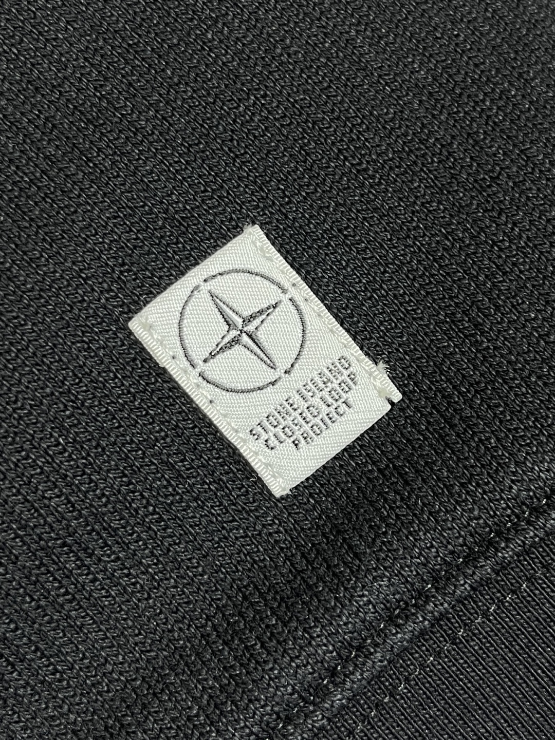 🛒🛒Stone Island 石头岛，罗盘经典小 logo 长袖 T恤，洗水消毛效果，采用进口260支欧
