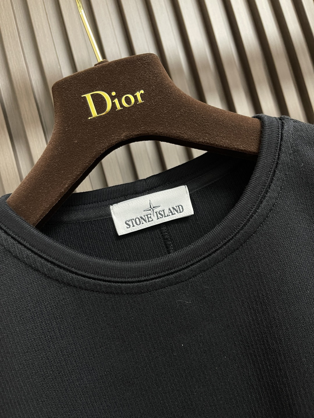 🛒🛒Stone Island 石头岛，罗盘经典小 logo 长袖 T恤，洗水消毛效果，采用进口260支欧