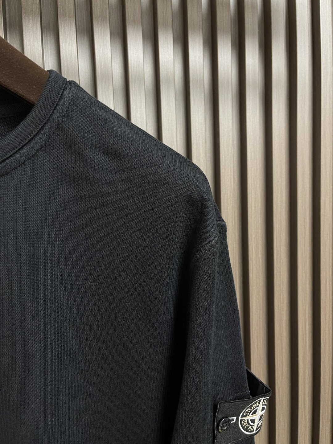 🛒🛒Stone Island 石头岛，罗盘经典小 logo 长袖 T恤，洗水消毛效果，采用进口260支欧