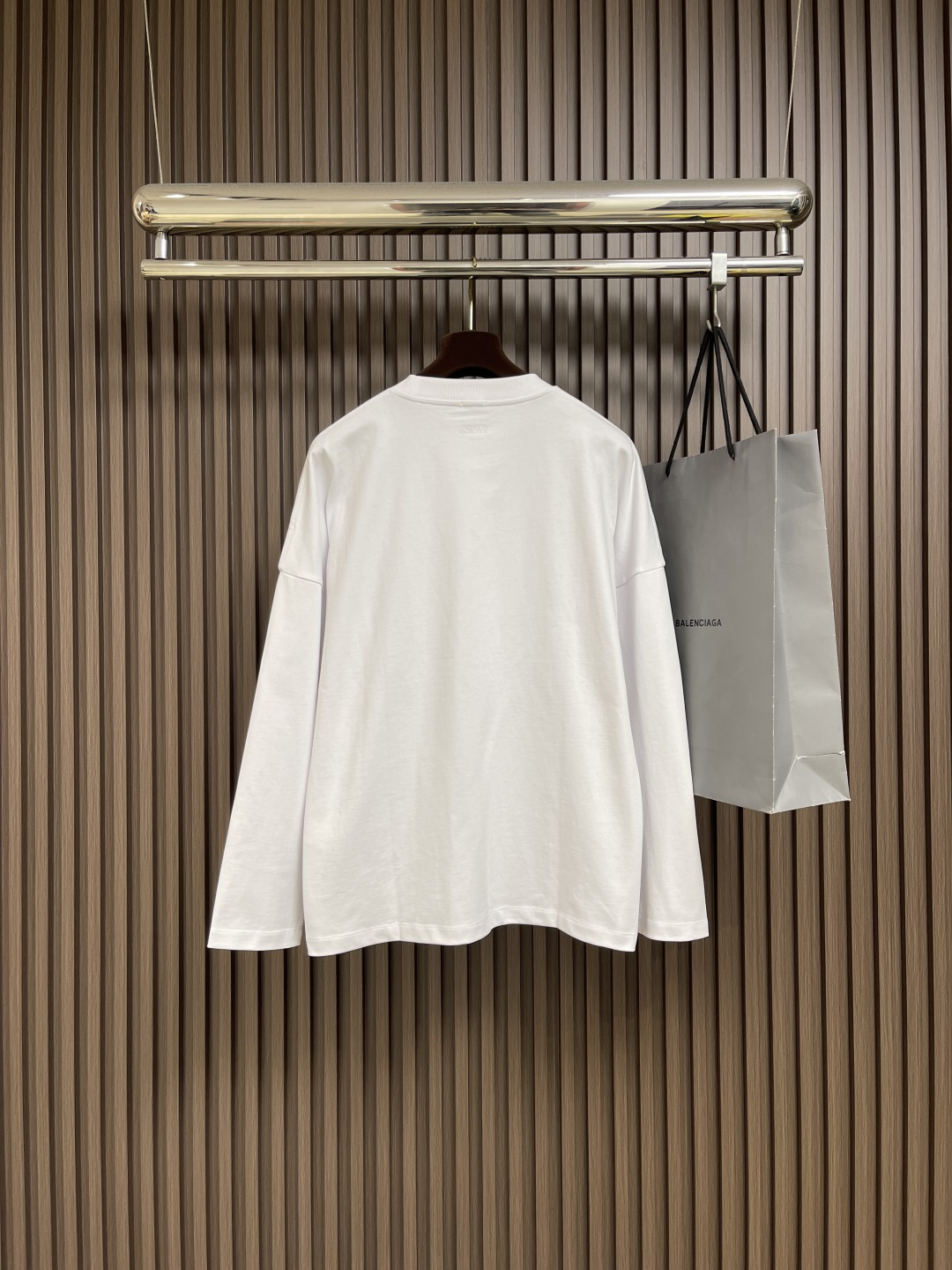 🛒🛒LOEWE 罗意威 2025ss新款圆领长袖T恤，定制全棉材质 亲肤柔软 弹力十足 圆领长袖裁剪 领