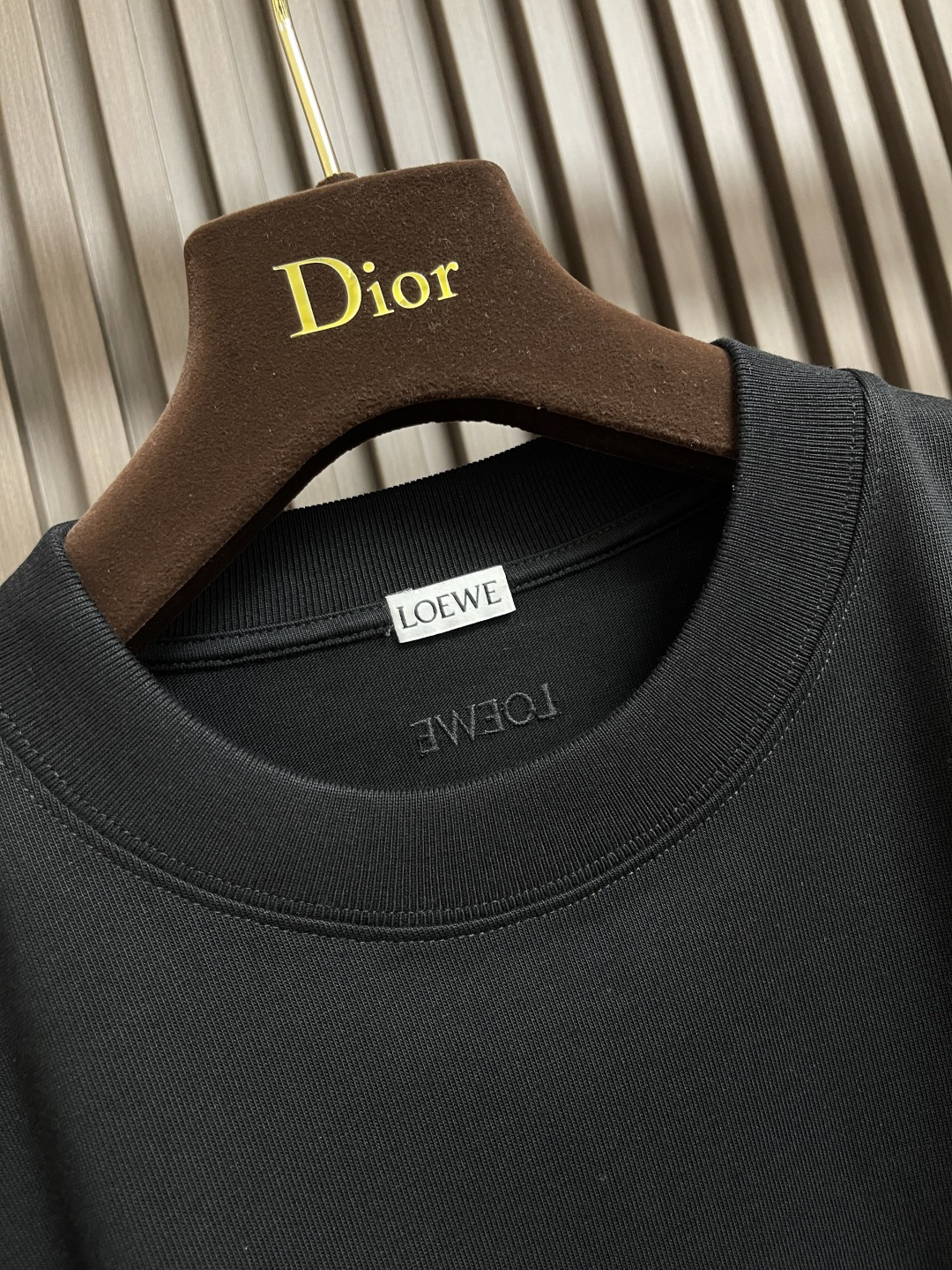 🛒🛒LOEWE 罗意威 2025ss新款圆领长袖T恤，定制全棉材质 亲肤柔软 弹力十足 圆领长袖裁剪 领