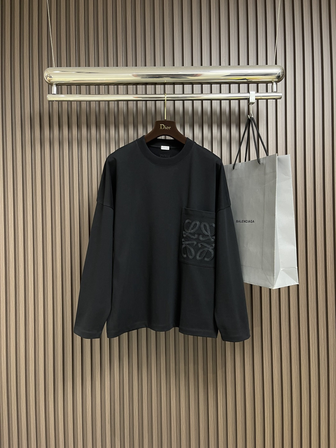 🛒🛒LOEWE 罗意威 2025ss新款圆领长袖T恤，定制全棉材质 亲肤柔软 弹力十足 圆领长袖裁剪 领