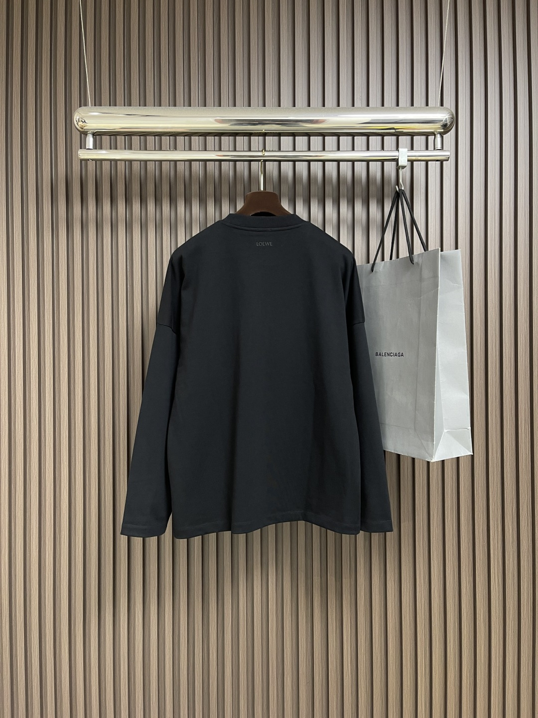 🛒🛒LOEWE 罗意威 2025ss新款圆领长袖T恤，定制全棉材质 亲肤柔软 弹力十足 圆领长袖裁剪 领