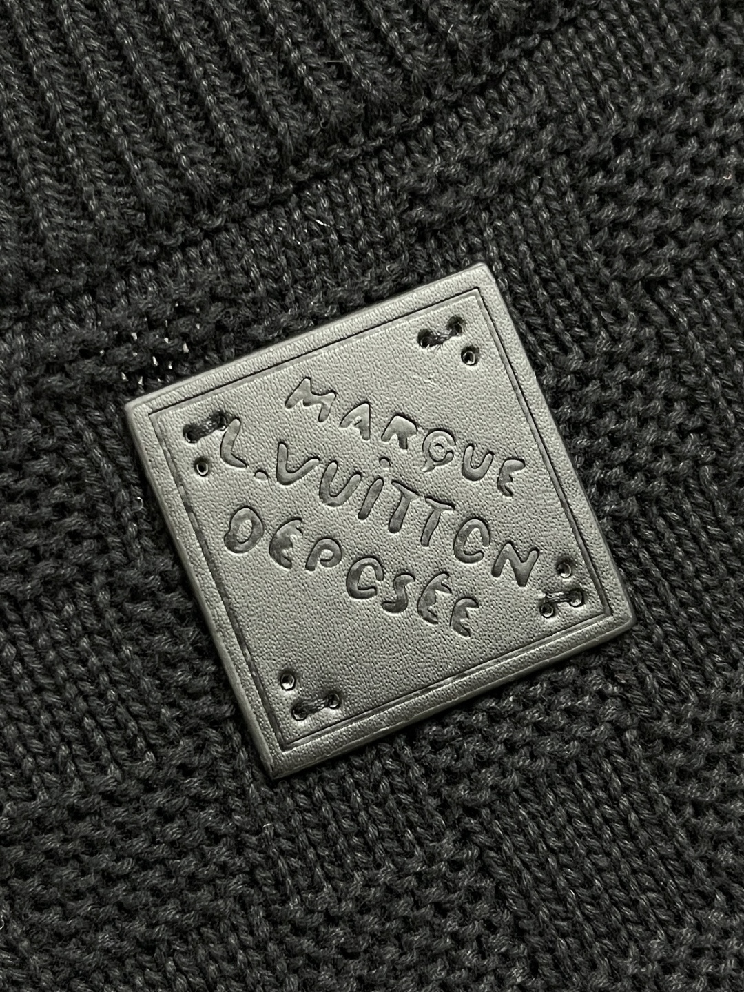 🛒🛒LV 半拉练棋盘格针织套头毛衣，采用原版一致重磅纯棉材质，双股进线，每一个颜色都是要去单独开缸定染，