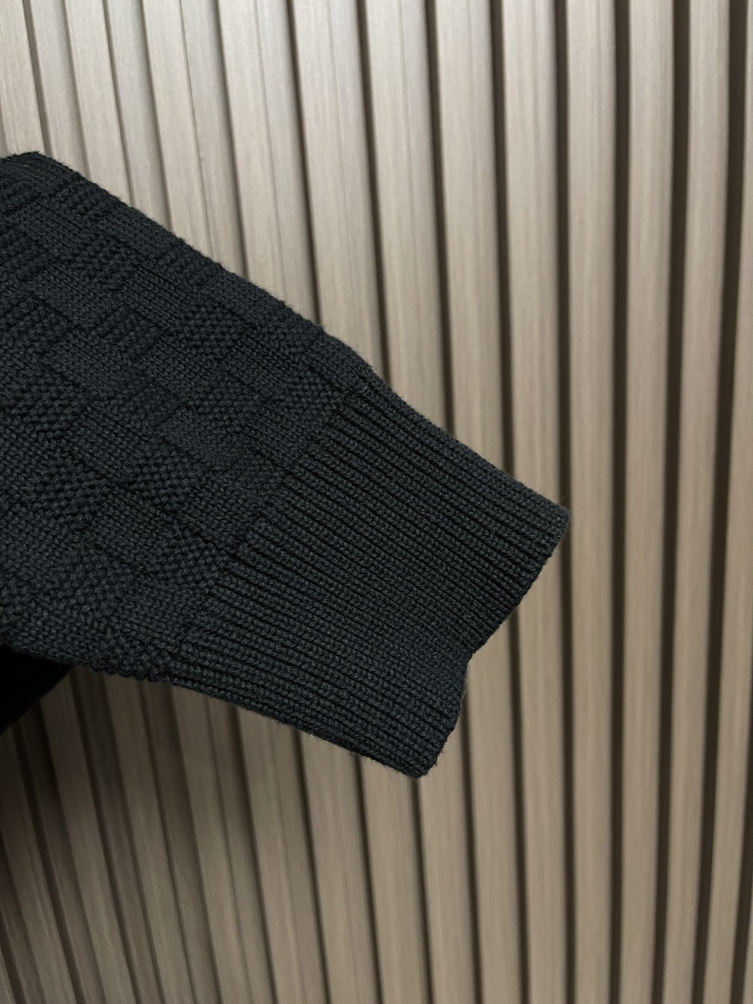 🛒🛒LV 半拉练棋盘格针织套头毛衣，采用原版一致重磅纯棉材质，双股进线，每一个颜色都是要去单独开缸定染，