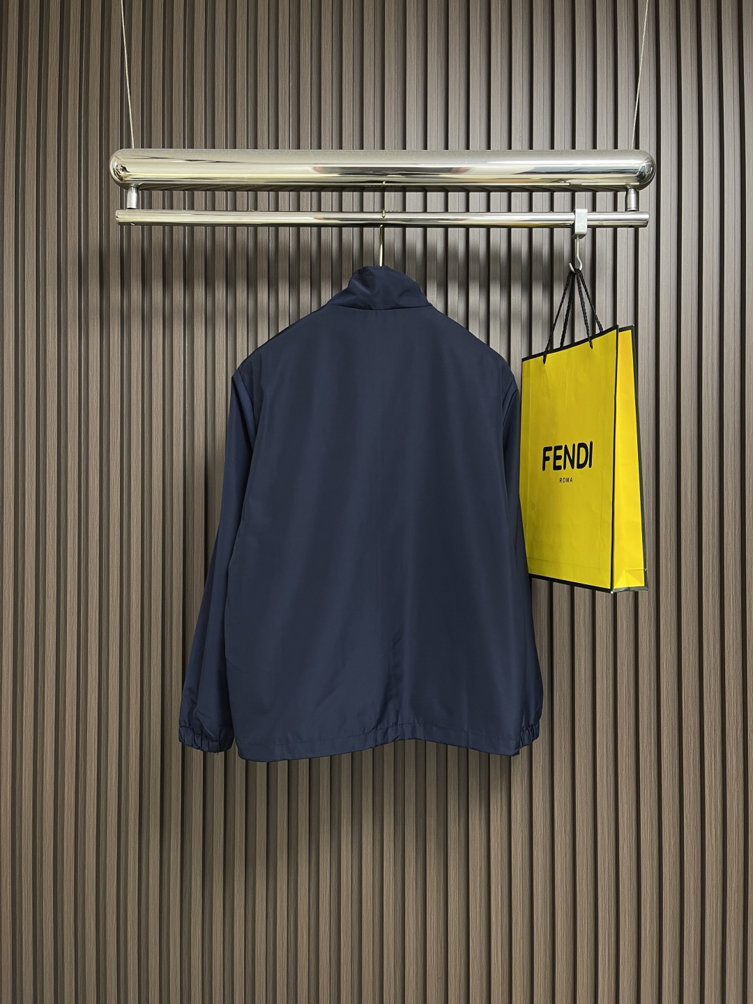 🛒🛒moncler 2025ss秋季新款拉立领夹克外套 防风面料 经典logo 设计 拉链门襟 两侧拉链