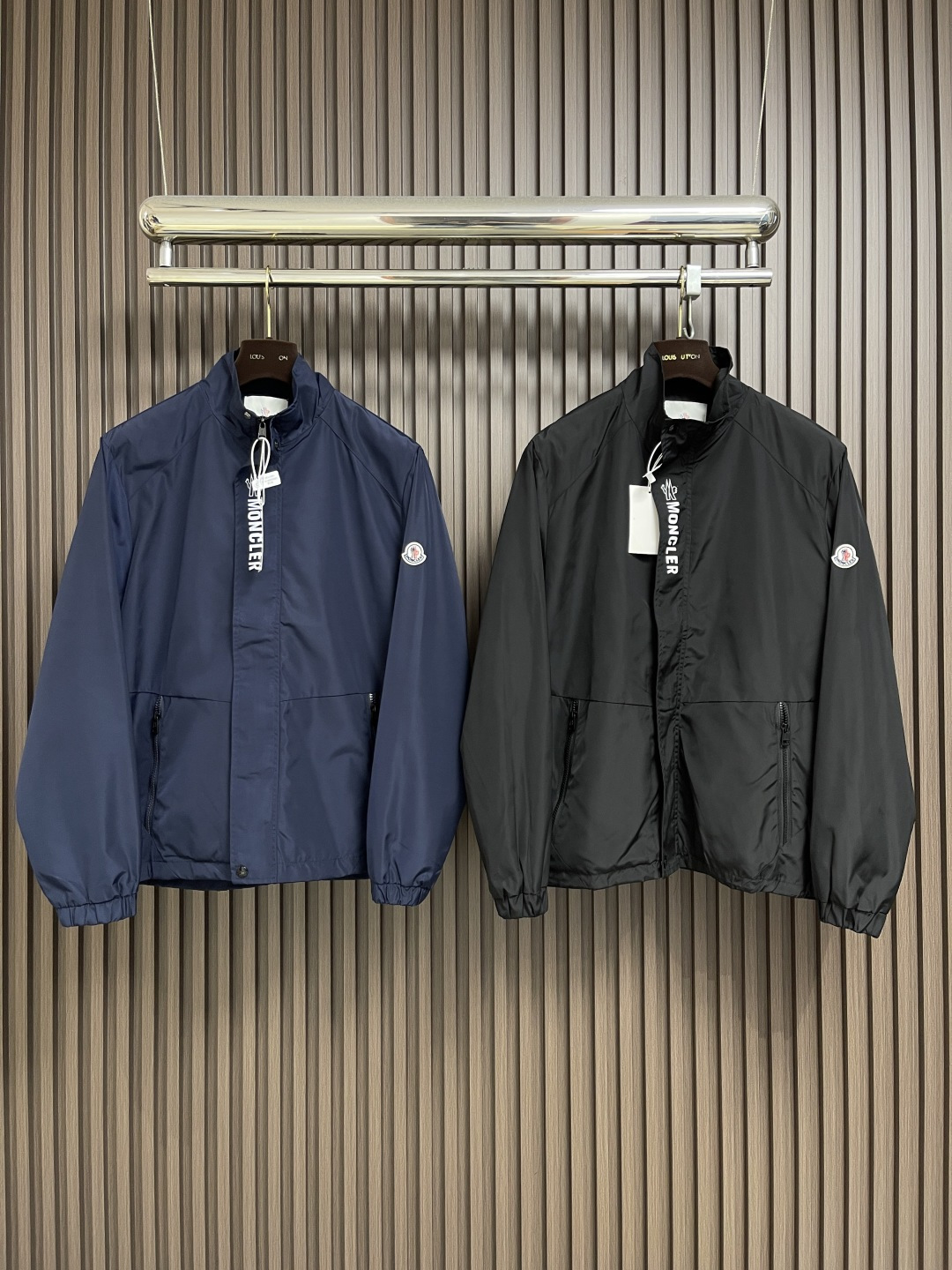 🛒🛒moncler 2025ss秋季新款拉立领夹克外套 防风面料 经典logo 设计 拉链门襟 两侧拉链