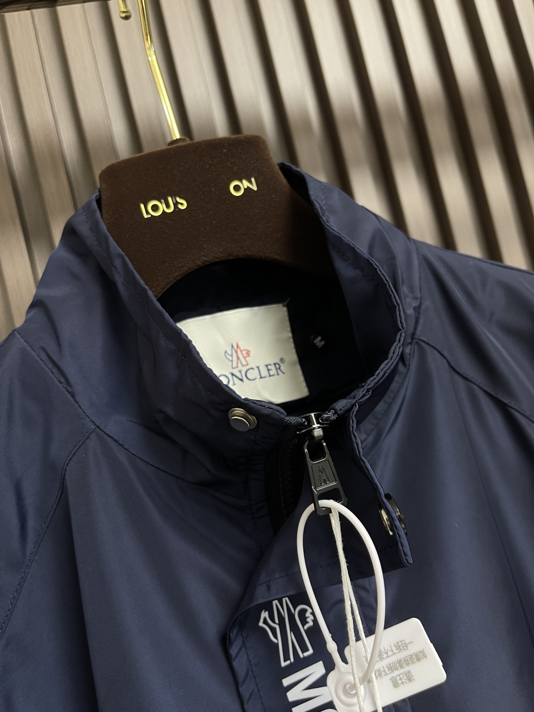 🛒🛒moncler 2025ss秋季新款拉立领夹克外套 防风面料 经典logo 设计 拉链门襟 两侧拉链