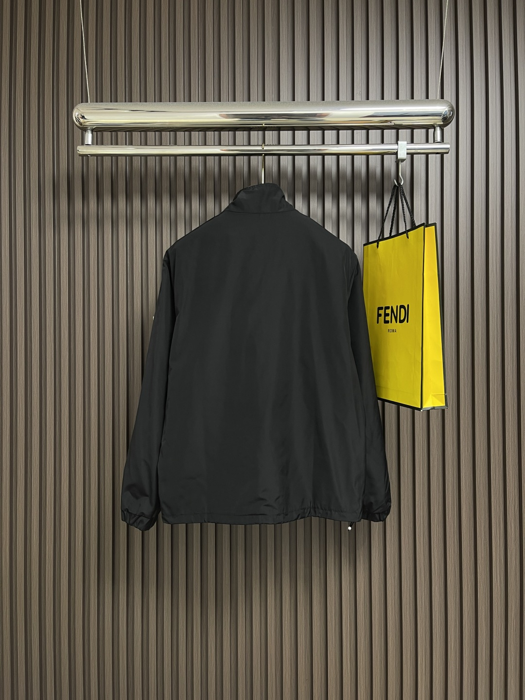 🛒🛒moncler 2025ss秋季新款拉立领夹克外套 防风面料 经典logo 设计 拉链门襟 两侧拉链