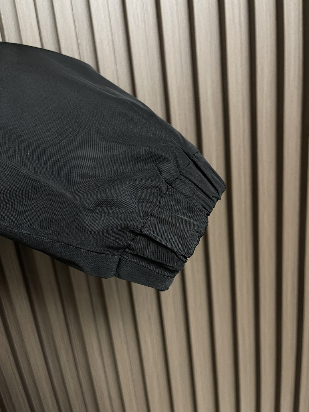 🛒🛒moncler 2025ss秋季新款拉立领夹克外套 防风面料 经典logo 设计 拉链门襟 两侧拉链